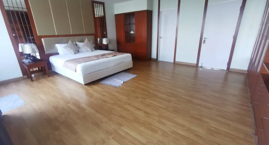 For sale and for rent 1 bed condo in Phra Khanong, Bangkok