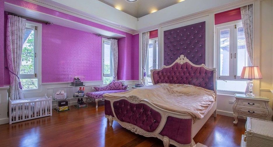 For sale 5 bedrooms villa in Bueng Kum, Bangkok