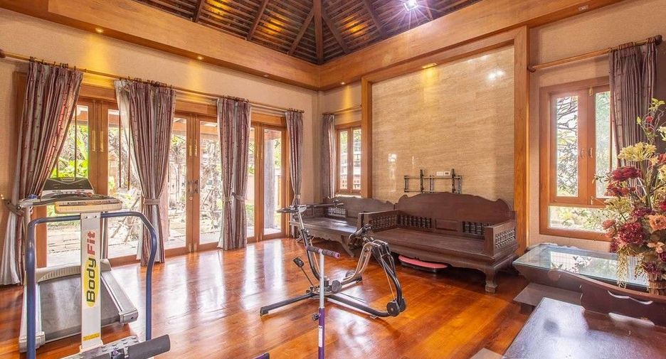 For sale 5 bedrooms villa in Bueng Kum, Bangkok