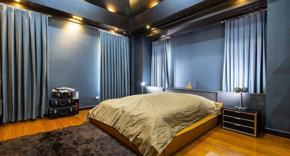For sale 5 bedrooms villa in Bueng Kum, Bangkok