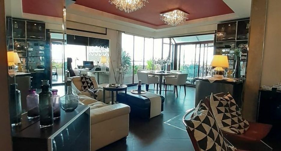 For sale 5 bedrooms condo in Bang Na, Bangkok
