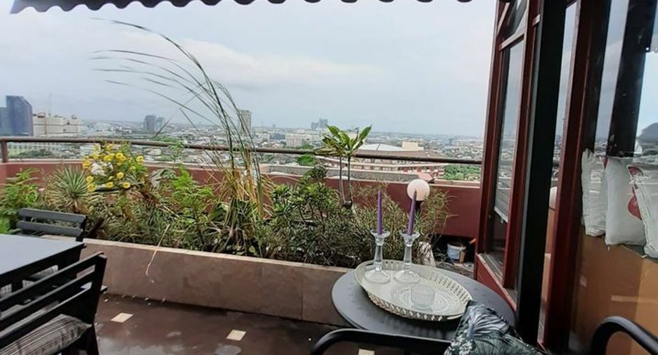 For sale 5 bedrooms condo in Bang Na, Bangkok