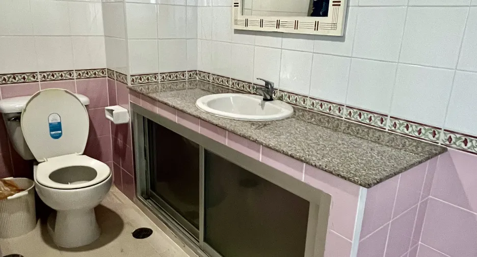 For rent 2 bedrooms condo in Si Racha, Chonburi