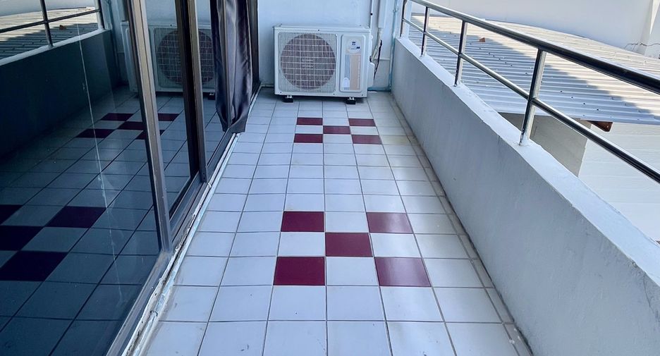 For rent 2 bedrooms condo in Si Racha, Chonburi