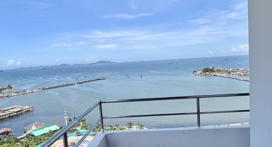 For rent 2 bedrooms condo in Si Racha, Chonburi