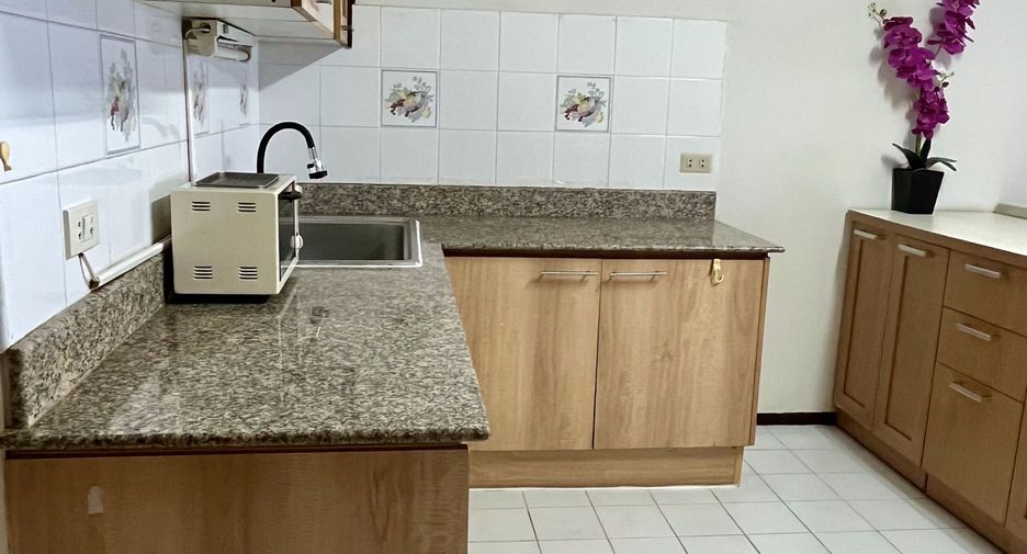 For rent 2 bedrooms condo in Si Racha, Chonburi