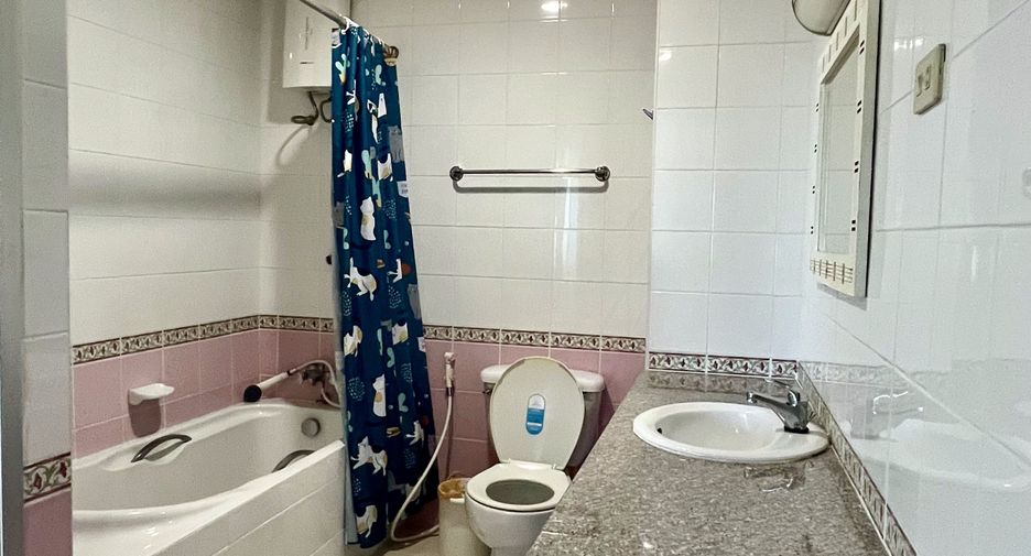 For rent 2 bedrooms condo in Si Racha, Chonburi