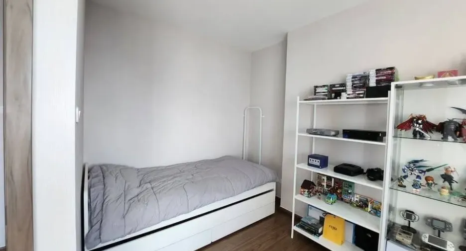 For sale and for rent 2 bedrooms condo in Huai Khwang, Bangkok