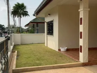 À vendre et à louer 3 chambres maison à Bang Lamung, Chonburi