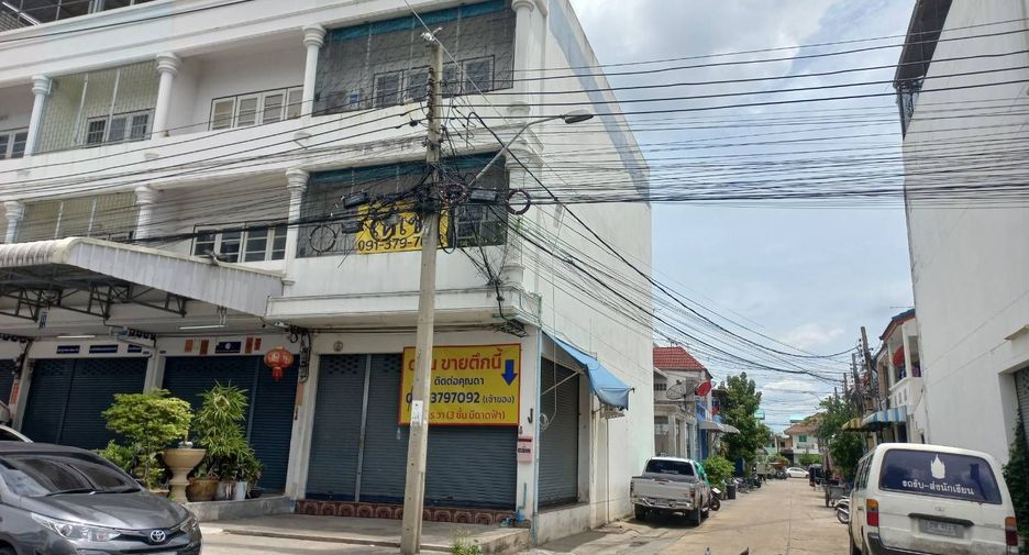 Gewerbefläche zum Kauf mit 2 Zimmer in Bang Yai, Nonthaburi