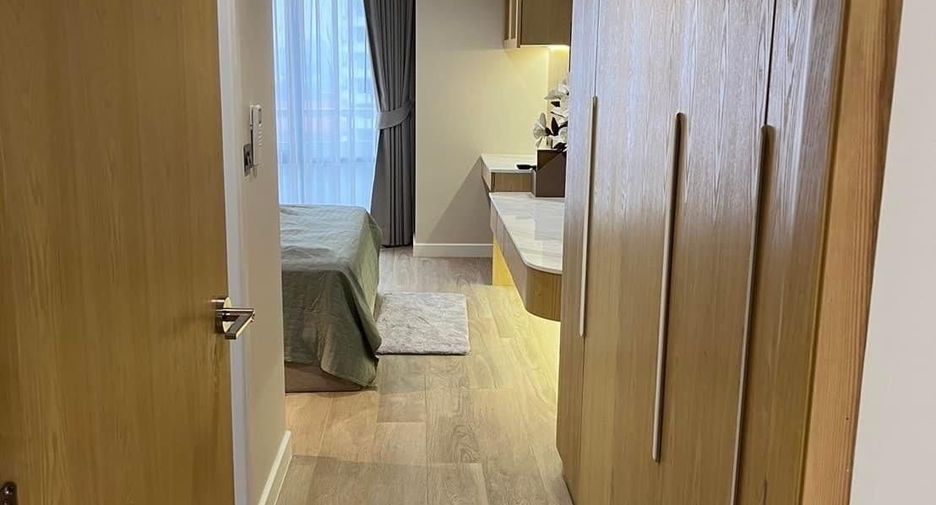 For sale 3 bedrooms condo in Bang Phlat, Bangkok