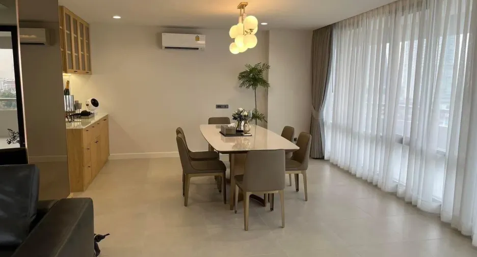 For sale 3 bedrooms condo in Bang Phlat, Bangkok