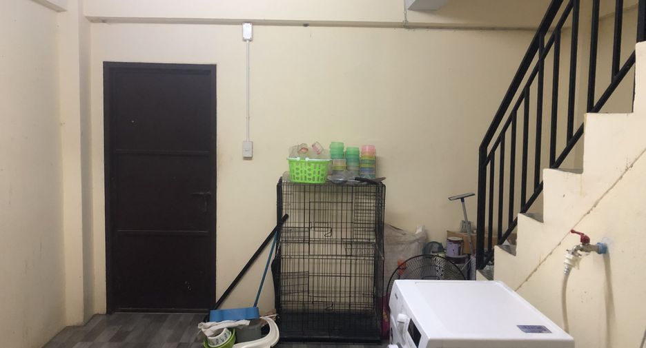 For sale 2 bedrooms retail Space in Bang Khun Thian, Bangkok