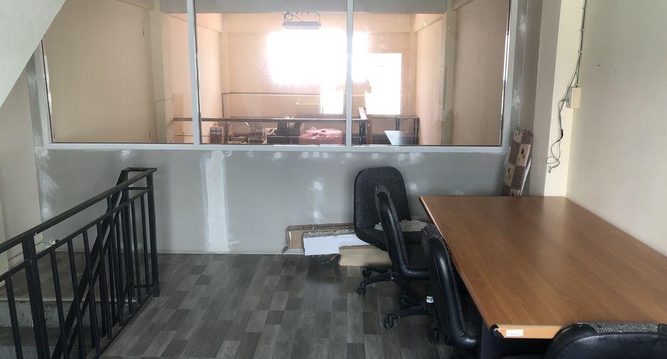 For sale 2 bedrooms retail Space in Bang Khun Thian, Bangkok