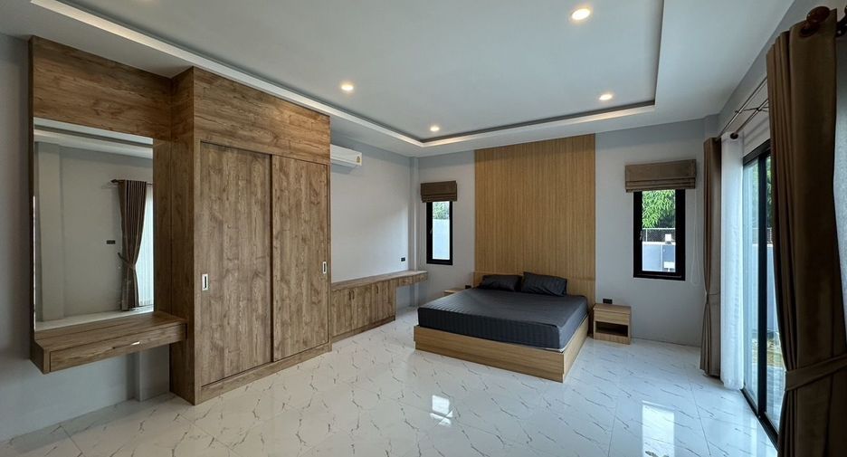 For sale 3 bedrooms villa in Bang Lamung, Chonburi