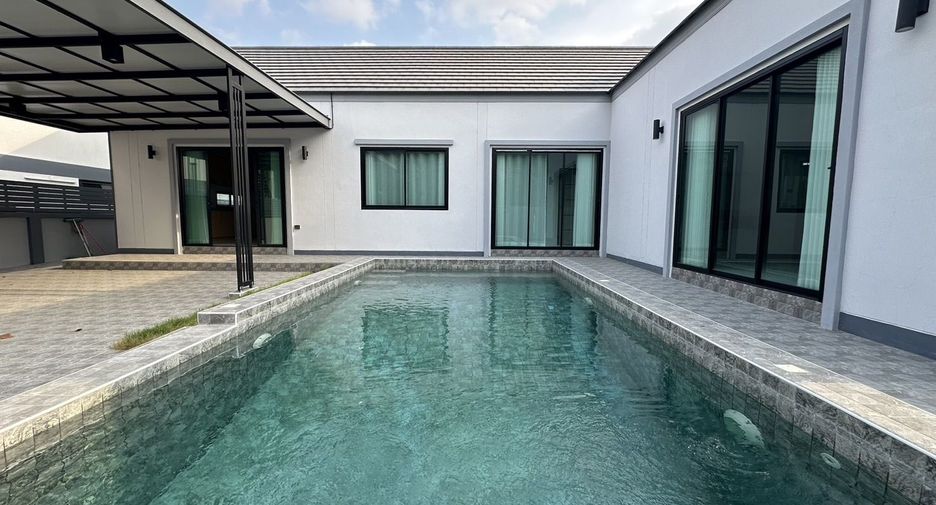 For sale 3 bedrooms villa in Bang Lamung, Chonburi