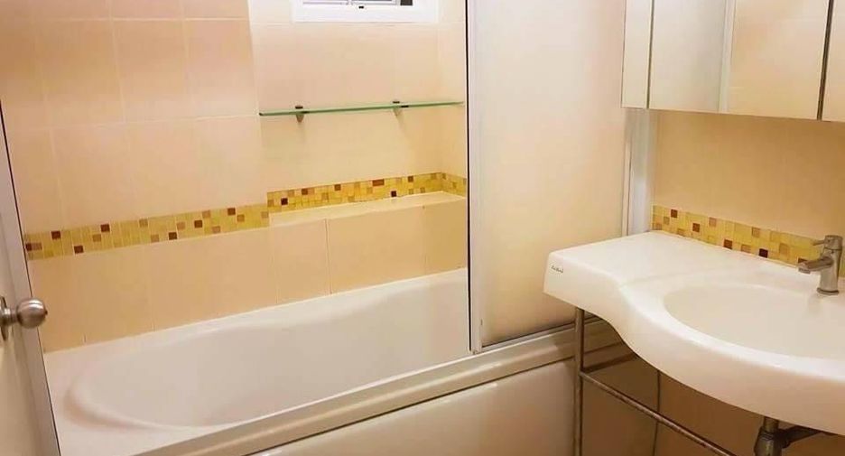 For sale 1 bed condo in Huai Khwang, Bangkok