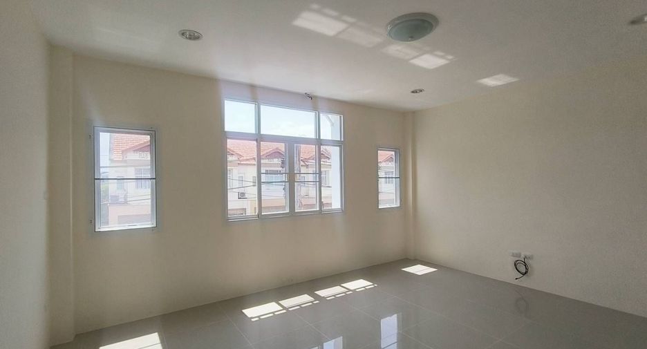 For rent 4 bedrooms townhouse in Kathu, Phuket