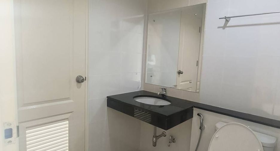 For rent 4 bedrooms townhouse in Kathu, Phuket