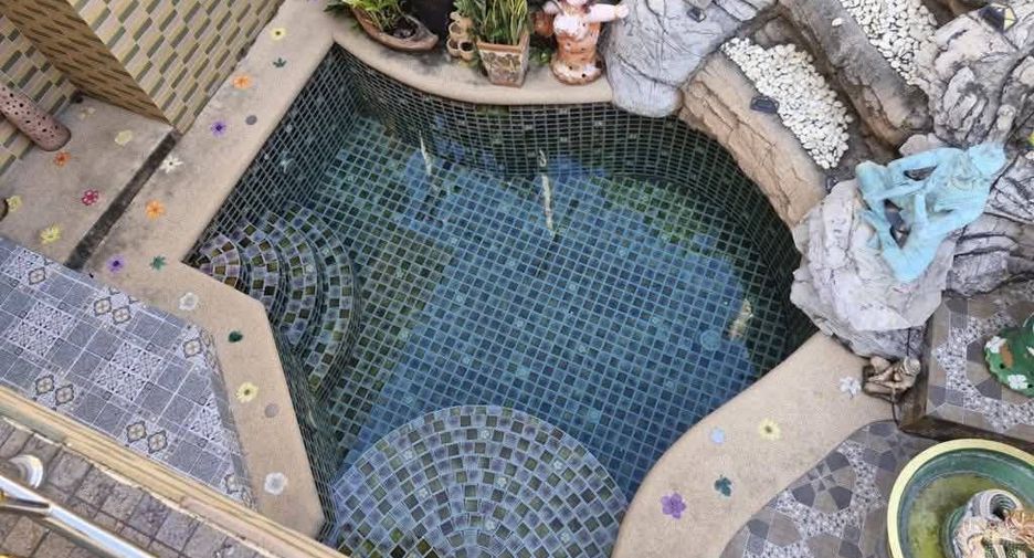 For sale 5 bedrooms house in Bang Lamung, Chonburi