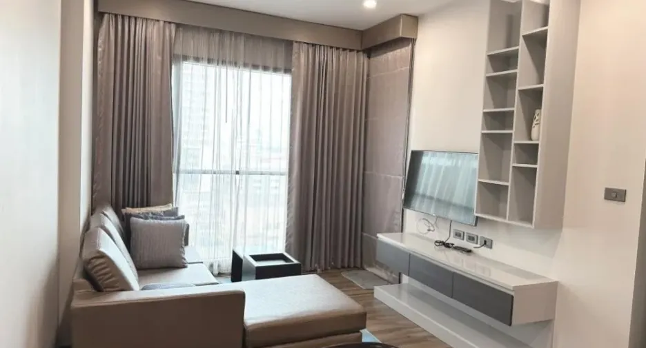 For rent 2 bedrooms condo in Khlong Toei, Bangkok
