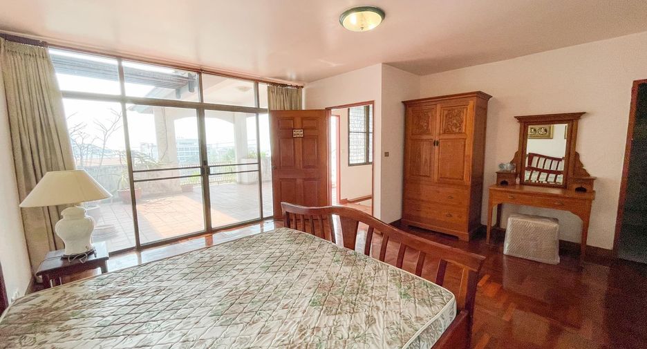 Villa en venta de 5 habitaciones en Bang Lamung, Chonburi