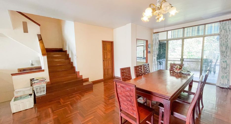 Villa en venta de 5 habitaciones en Bang Lamung, Chonburi