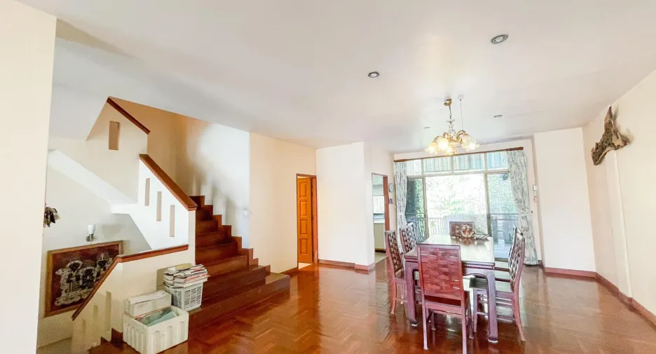Villa zum Kauf mit 5 Zimmer in Bang Lamung, Chonburi