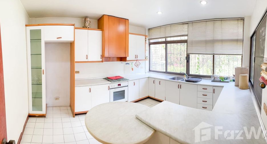 Villa en venta de 5 habitaciones en Bang Lamung, Chonburi