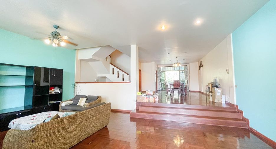 Villa en venta de 5 habitaciones en Bang Lamung, Chonburi