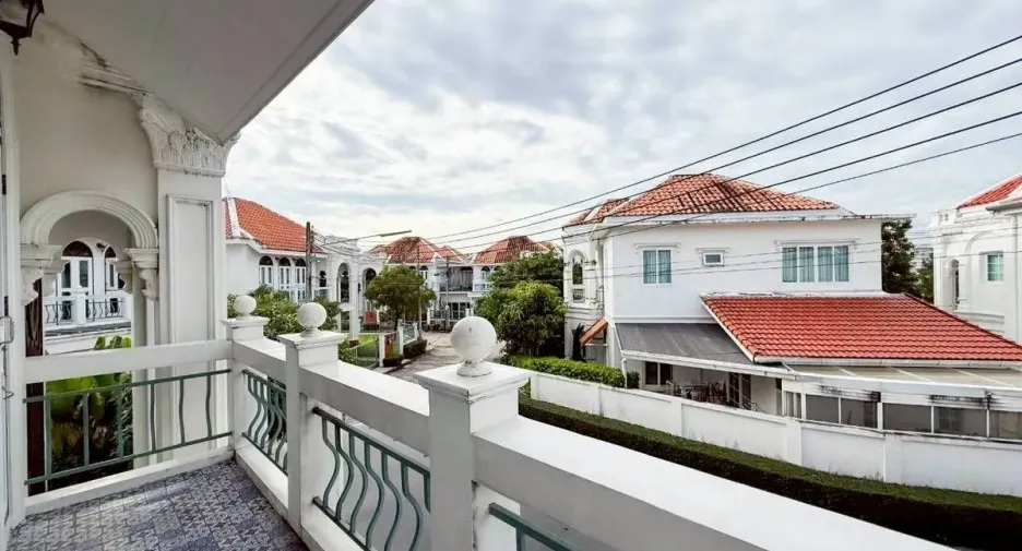 À vendre et à louer 3 chambres maison à Mueang Phuket, Phuket