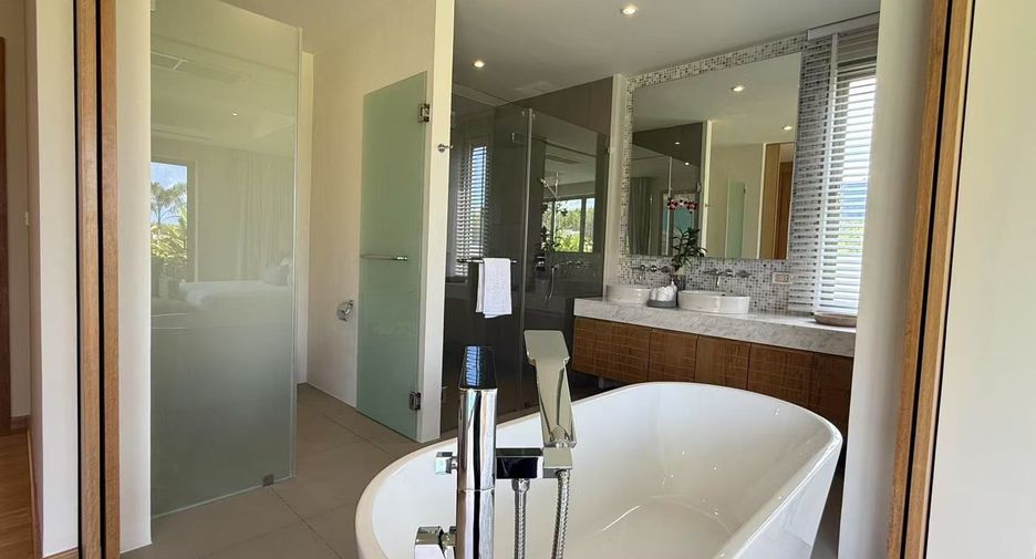 For sale and for rent 4 bedrooms villa in Thalang, Phuket