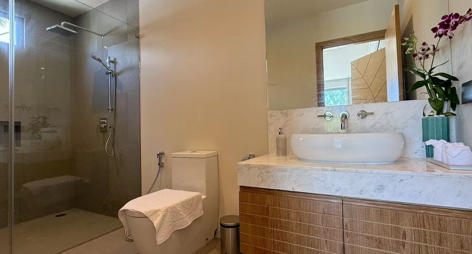 For sale and for rent 4 bedrooms villa in Thalang, Phuket