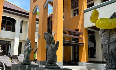 Villa en venta y en alquiler de 6 habitaciones en Bang Lamung, Chonburi