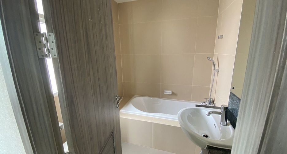 For sale and for rent 2 bedrooms condo in Watthana, Bangkok