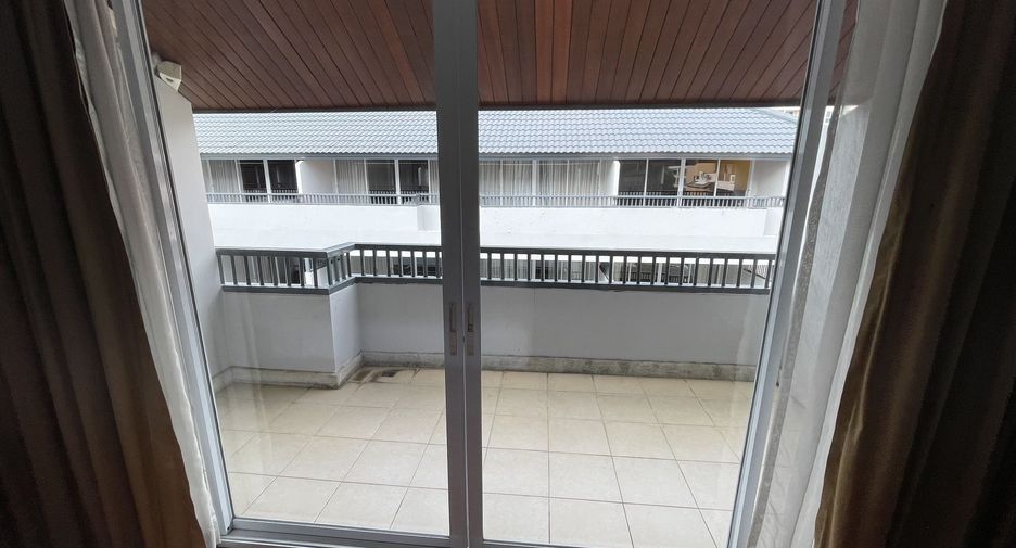 For sale 31 bedrooms hotel in Bang Lamung, Chonburi