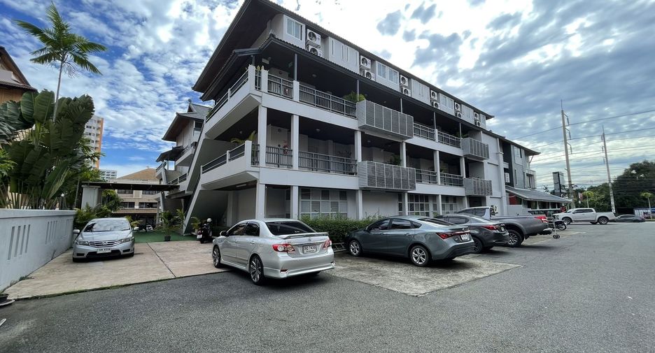 For sale 31 bedrooms hotel in Bang Lamung, Chonburi