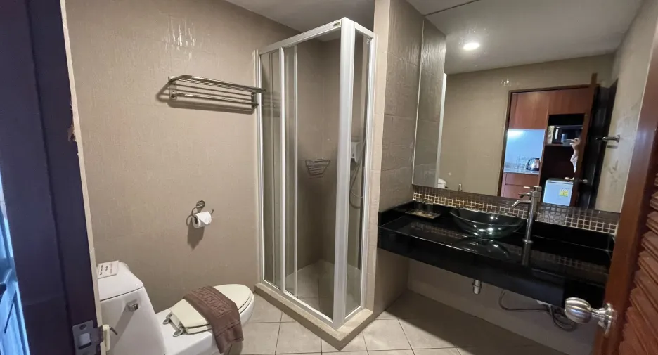 For sale 31 bedrooms hotel in Bang Lamung, Chonburi