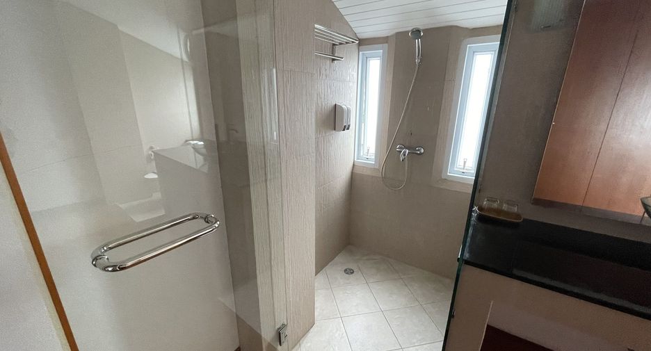 For sale 31 bedrooms hotel in Bang Lamung, Chonburi