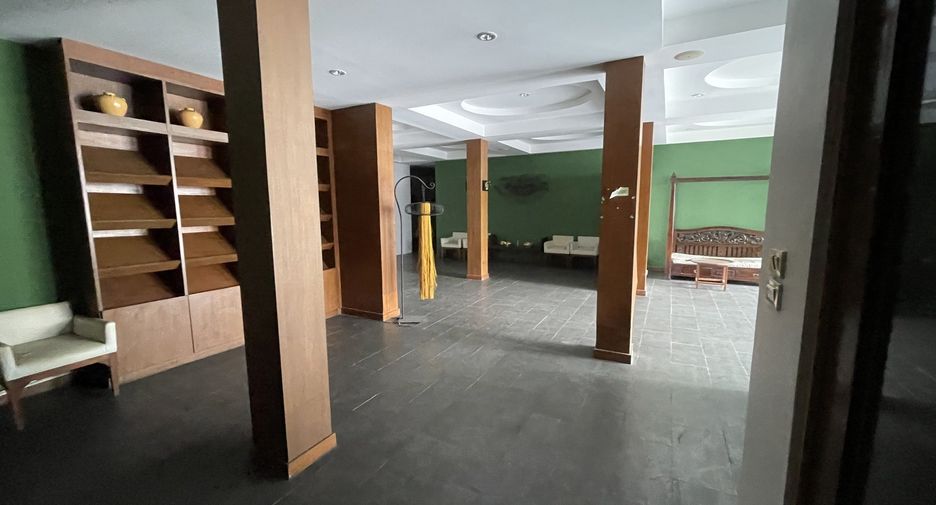For sale 31 bedrooms hotel in Bang Lamung, Chonburi