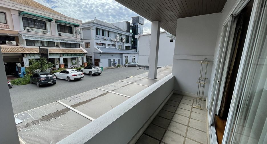 For sale 31 bedrooms hotel in Bang Lamung, Chonburi