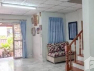 Reihenhaus zum Kauf mit 3 Zimmer in Mueang Samut Prakan, Samut Prakan