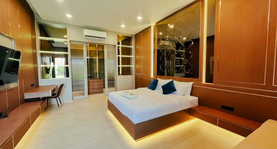 For sale 5 ベッドルーム villa in Bang Lamung, Chonburi