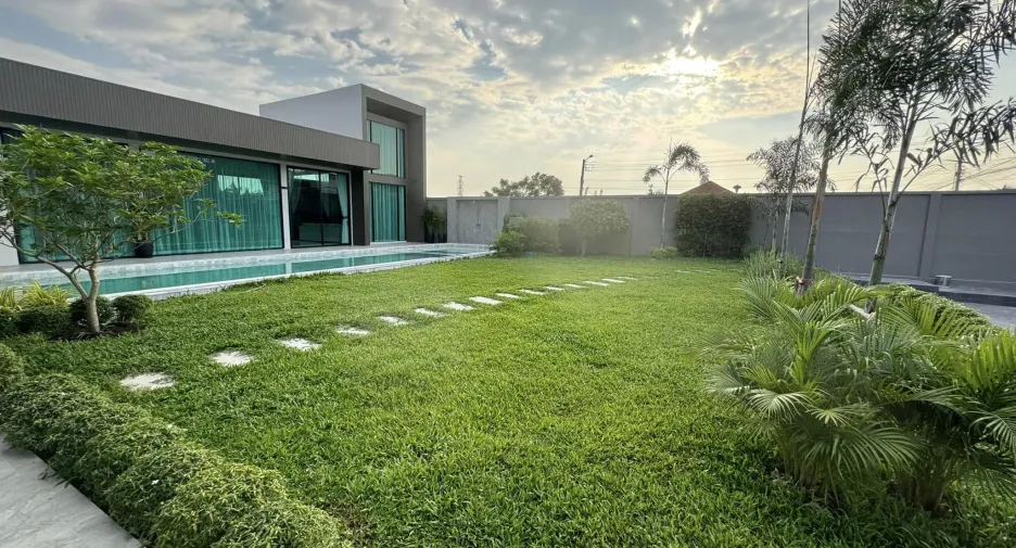 Villa zum Kauf mit 5 Zimmer in Bang Lamung, Chonburi