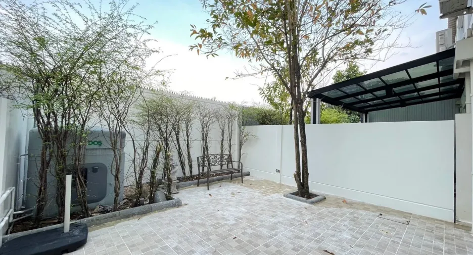 For sale and for rent 3 bedrooms townhouse in Prawet, Bangkok