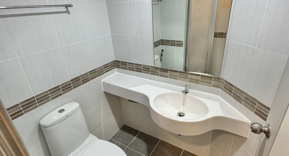 For sale 1 bed condo in Mueang Udon Thani, Udon Thani