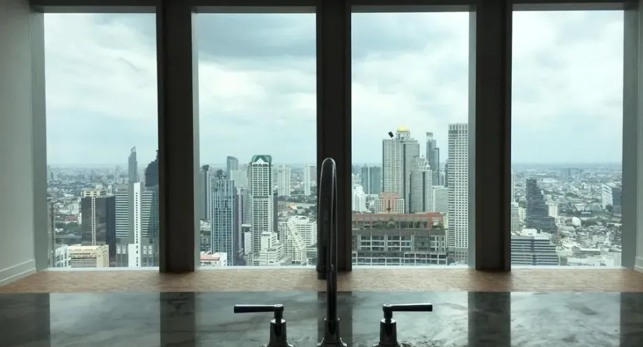 For sale 2 ベッドルーム condo in Sathon, Bangkok