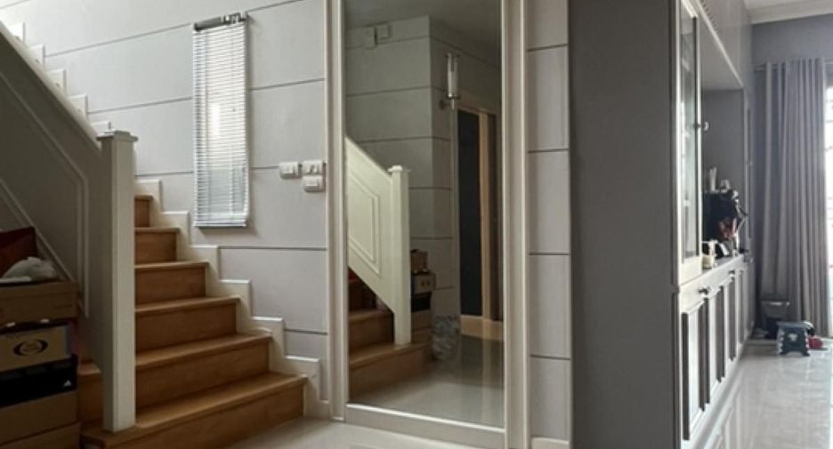 For sale 3 bedrooms house in Krathum Baen, Samut Sakhon