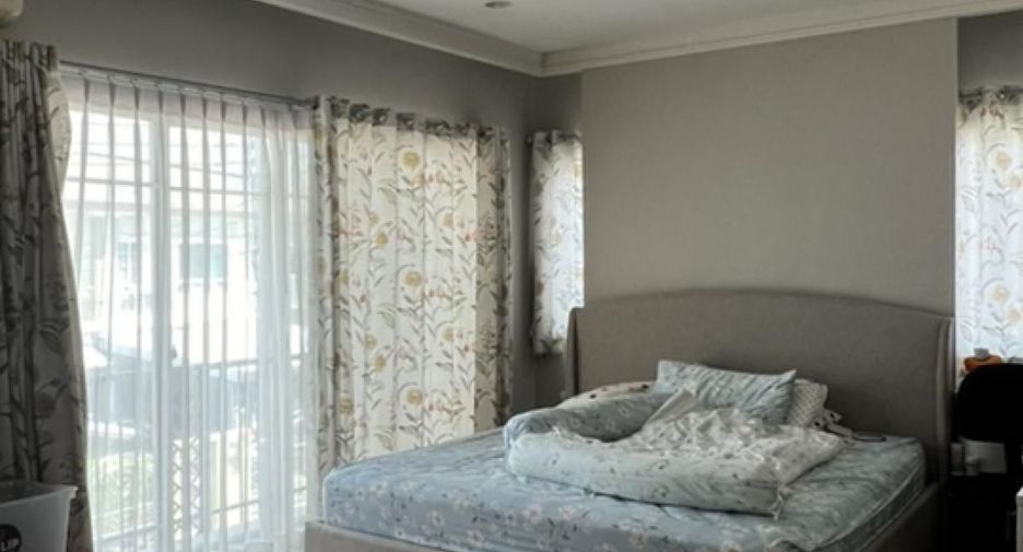 For sale 3 bedrooms house in Krathum Baen, Samut Sakhon