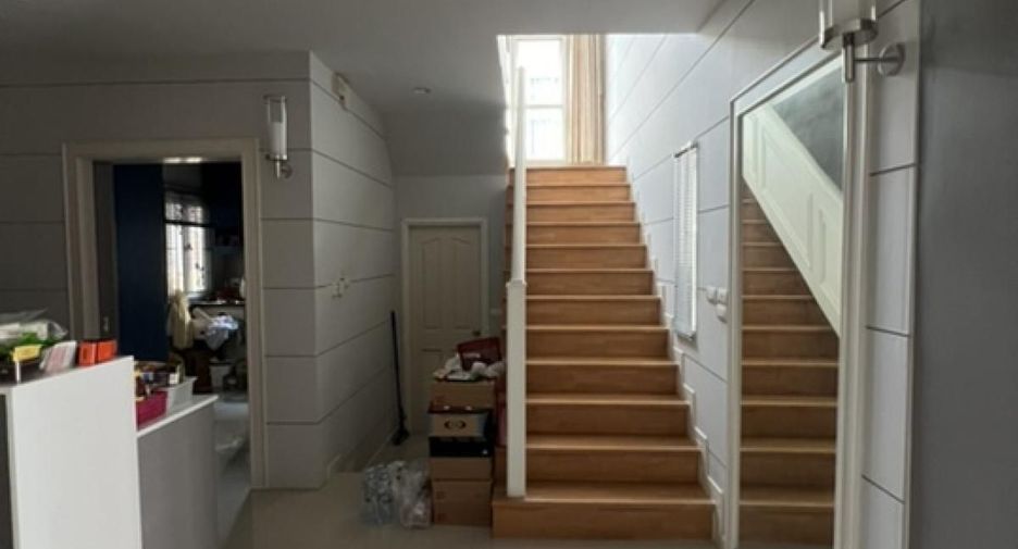 For sale 3 bedrooms house in Krathum Baen, Samut Sakhon